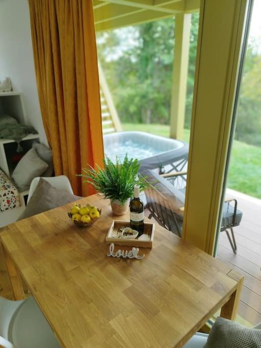 Holiday House Hona Lux Velike Lasce 外观 照片