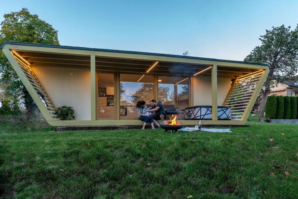 Holiday House Hona Lux Velike Lasce 外观 照片