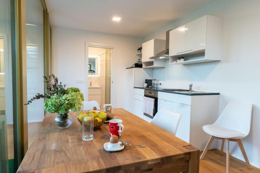 Holiday House Hona Lux Velike Lasce 外观 照片