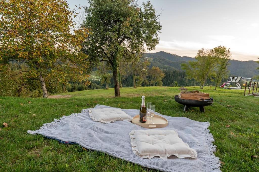 Holiday House Hona Lux Velike Lasce 外观 照片
