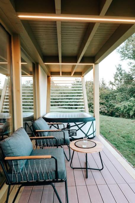 Holiday House Hona Lux Velike Lasce 外观 照片
