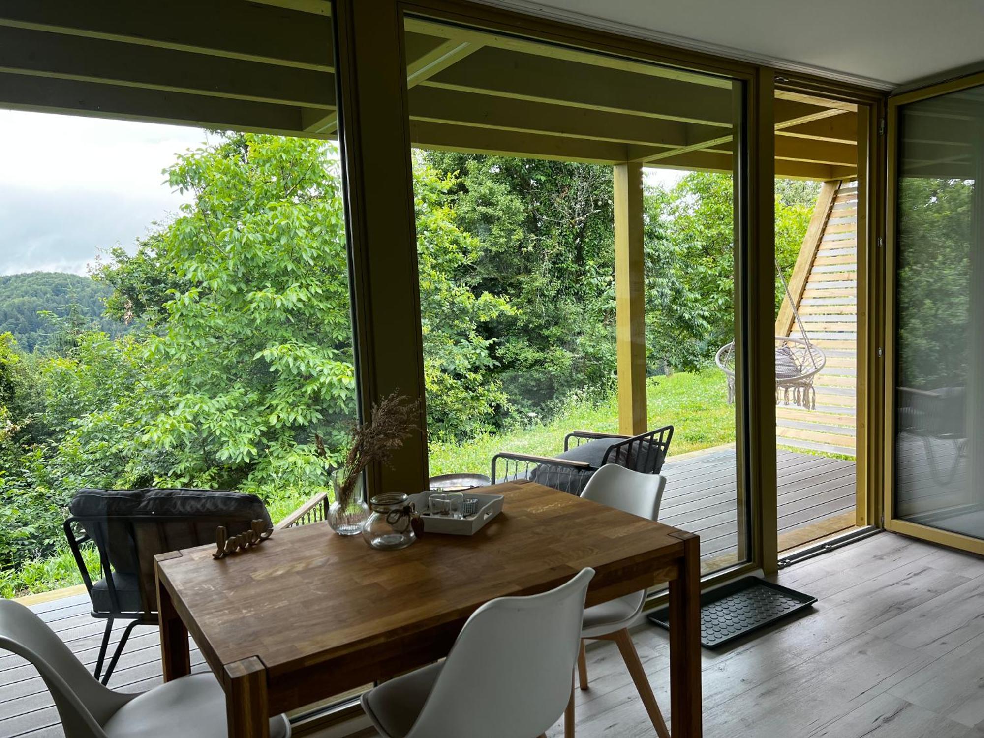 Holiday House Hona Lux Velike Lasce 外观 照片