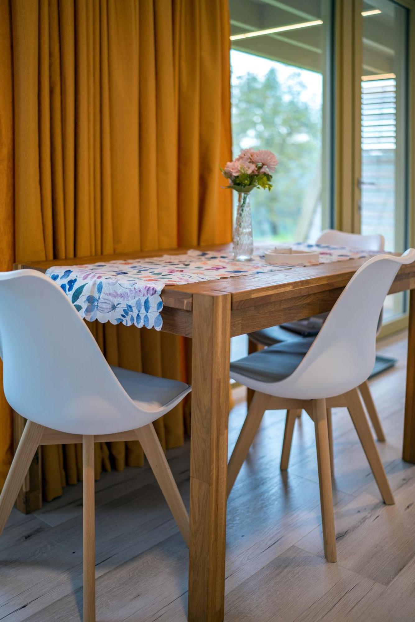 Holiday House Hona Lux Velike Lasce 外观 照片