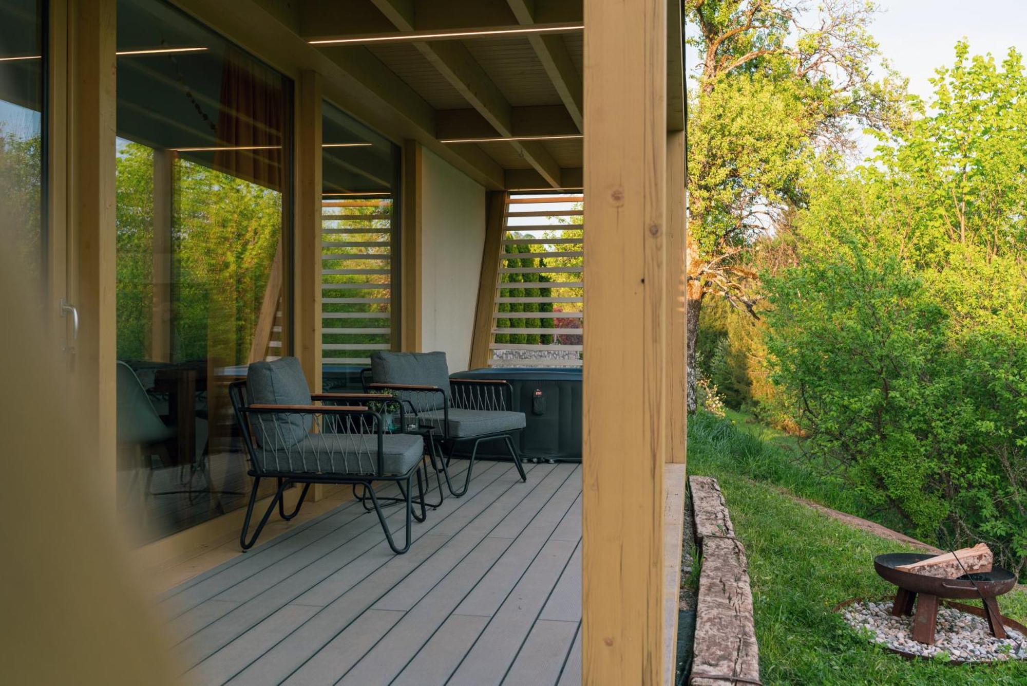 Holiday House Hona Lux Velike Lasce 外观 照片