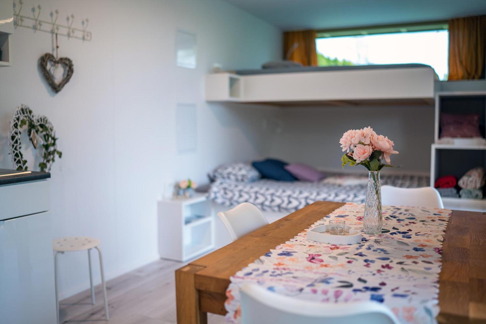 Holiday House Hona Lux Velike Lasce 外观 照片