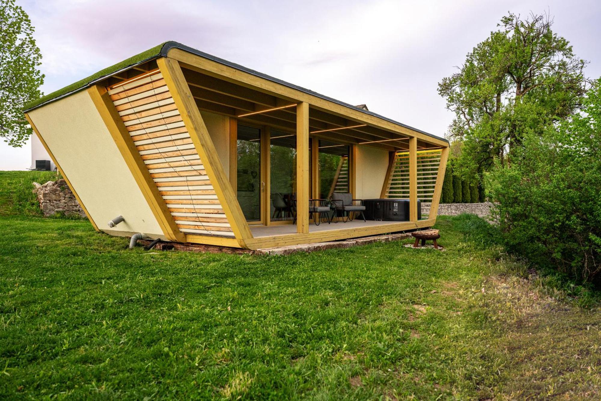 Holiday House Hona Lux Velike Lasce 外观 照片